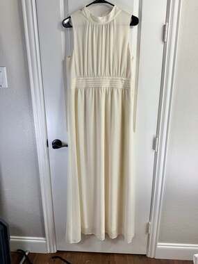 Azalea Cream Chiffon Sleeveless Halter Neck Pleated Waist Maxi Dress Size L
